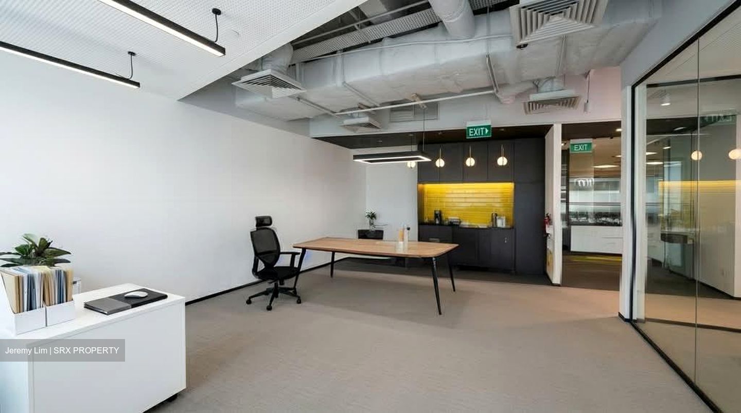Gateway East (D7), Office #556554431